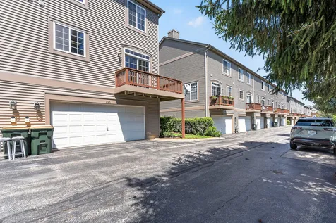 205 Station Park Circle Grayslake IL 60030