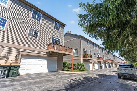 205 Station Park Circle Grayslake IL 60030