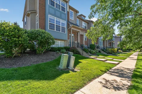 205 Station Park Circle Grayslake IL 60030