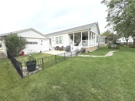 23021 South Pinehurst Drive Frankfort IL 60423