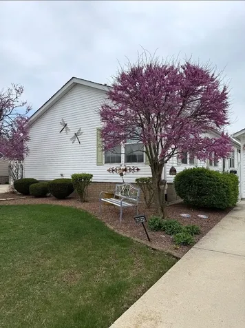 23021 South Pinehurst Drive Frankfort IL 60423
