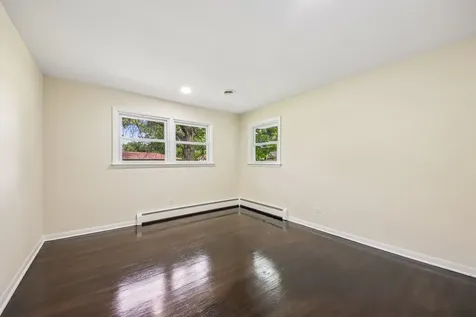 15725 New England Avenue Tinley Park IL 60477