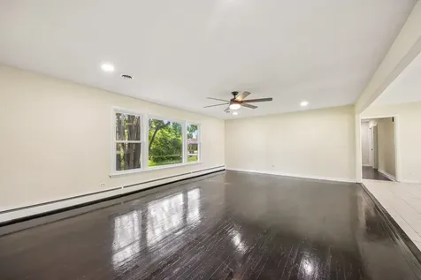 15725 New England Avenue Tinley Park IL 60477