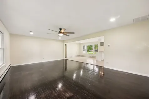 15725 New England Avenue Tinley Park IL 60477