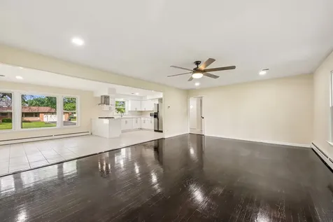 15725 New England Avenue Tinley Park IL 60477