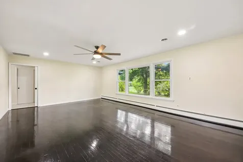 15725 New England Avenue Tinley Park IL 60477