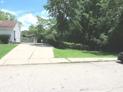 421 Hoover Drive Carpentersville IL 60110
