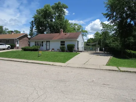 421 Hoover Drive Carpentersville IL 60110