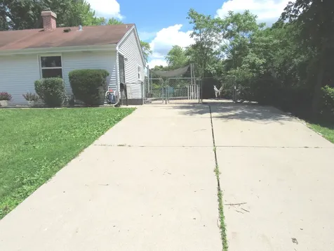 421 Hoover Drive Carpentersville IL 60110