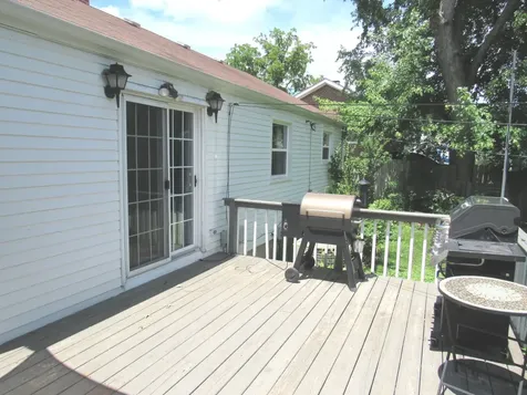 421 Hoover Drive Carpentersville IL 60110