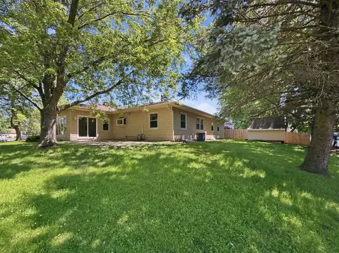 1644 Bayberry Lane Sycamore IL 60178
