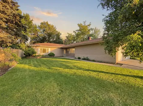 1644 Bayberry Lane Sycamore IL 60178
