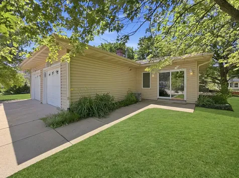 1644 Bayberry Lane Sycamore IL 60178