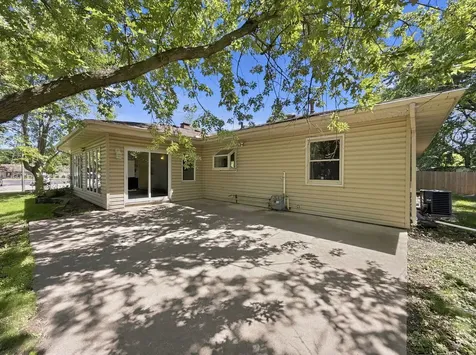 1644 Bayberry Lane Sycamore IL 60178