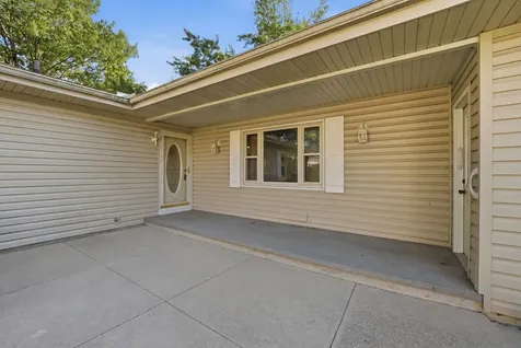 1644 Bayberry Lane Sycamore IL 60178
