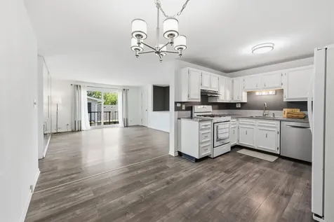 220 Sagamore Court Schaumburg IL 60194