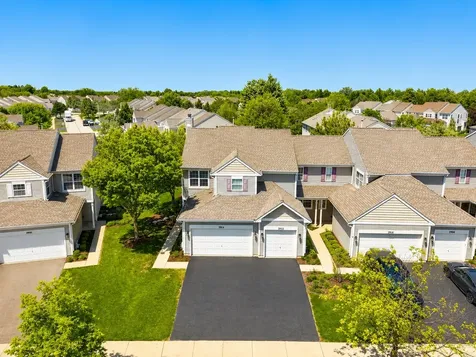 2912 White Thorn Circle Naperville IL 60564