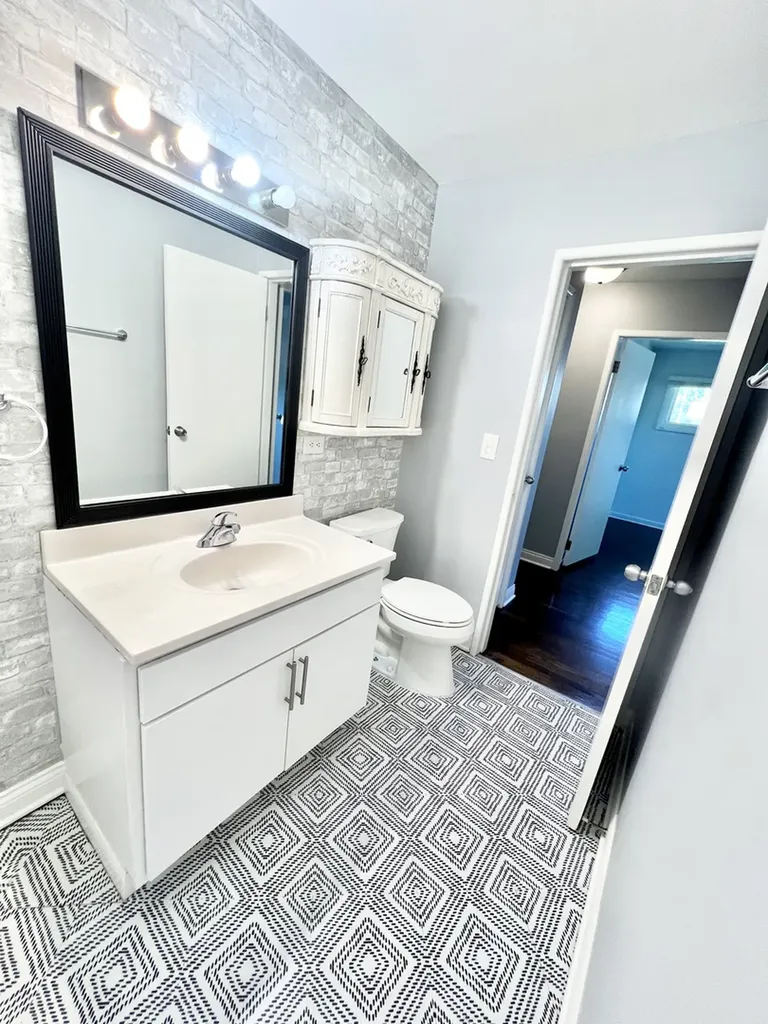128 East Normandy Drive Addison IL 60101