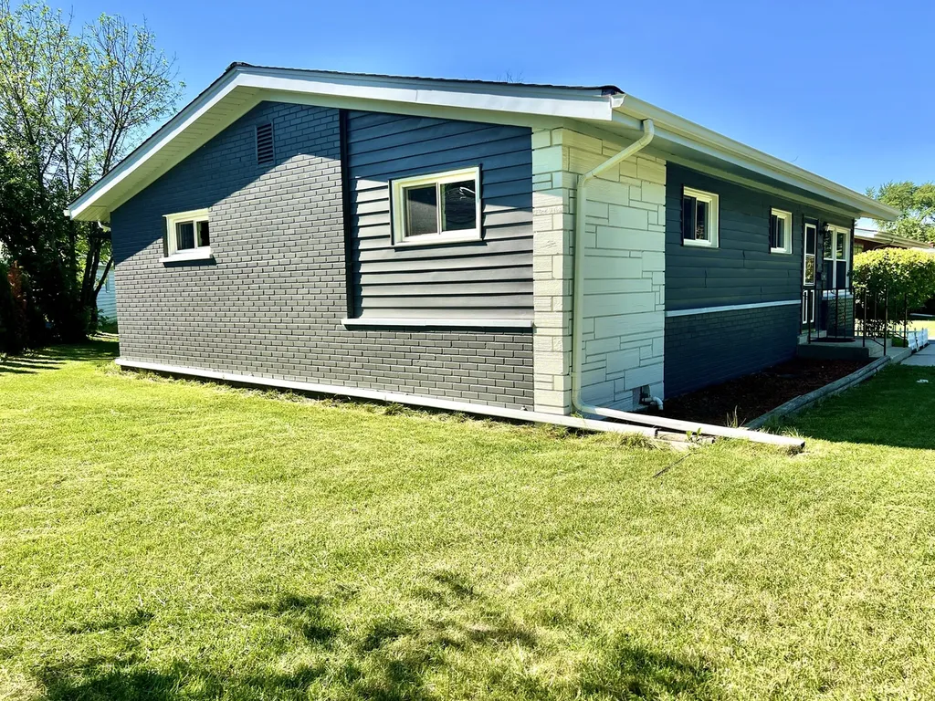 128 East Normandy Drive Addison IL 60101