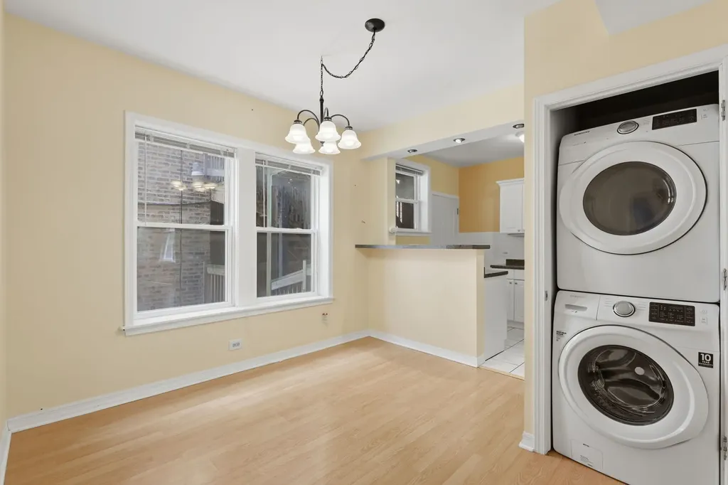1624 West Farwell Avenue Chicago IL 60626