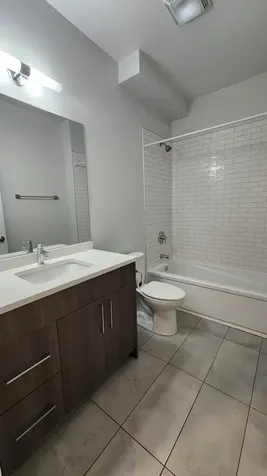 4428 North Sheridan Road Chicago IL 60640