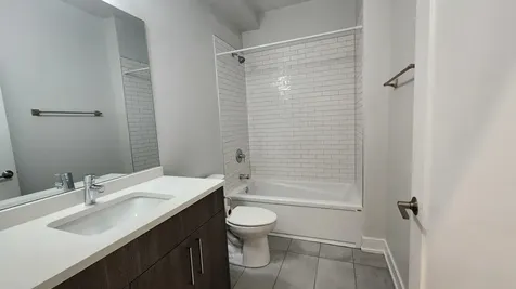 4428 North Sheridan Road Chicago IL 60640