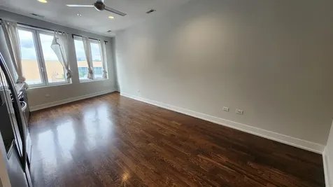4428 North Sheridan Road Chicago IL 60640