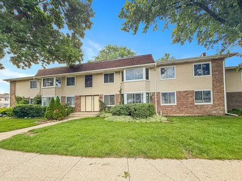 3008 Roberts Drive Woodridge IL 60517