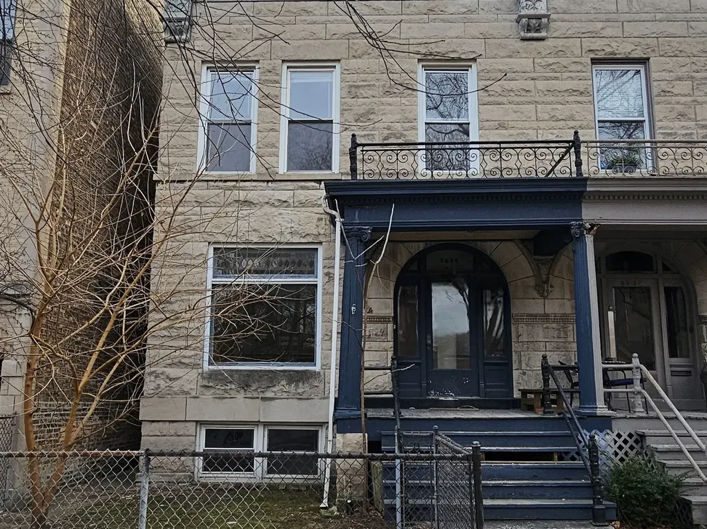 3639 North Greenview Avenue Chicago IL 60613