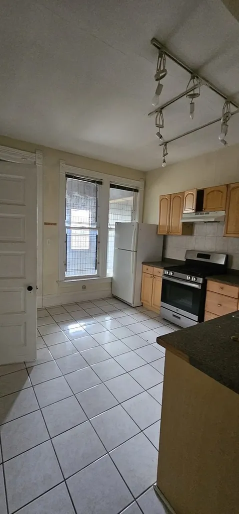 3639 North Greenview Avenue Chicago IL 60613
