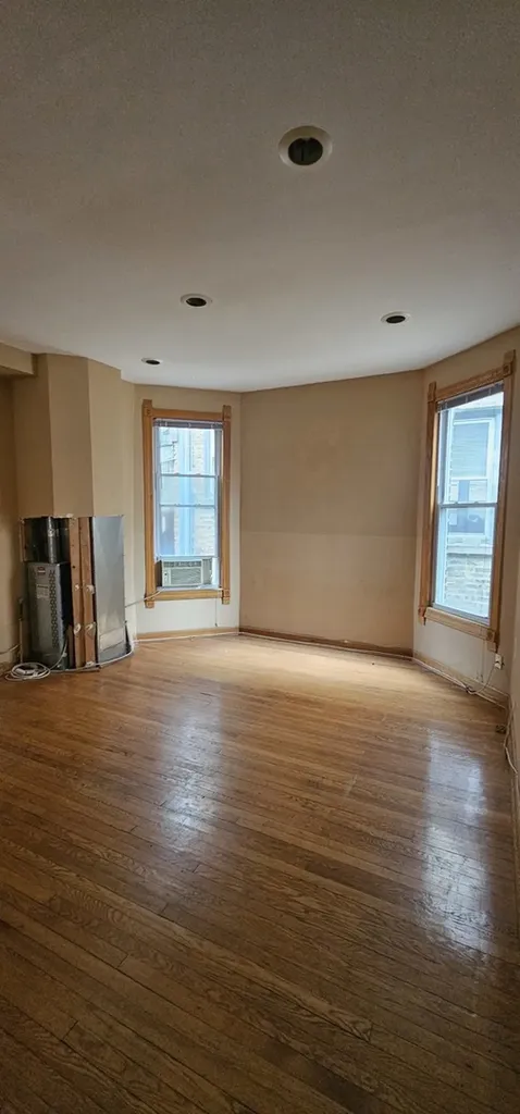 3639 North Greenview Avenue Chicago IL 60613