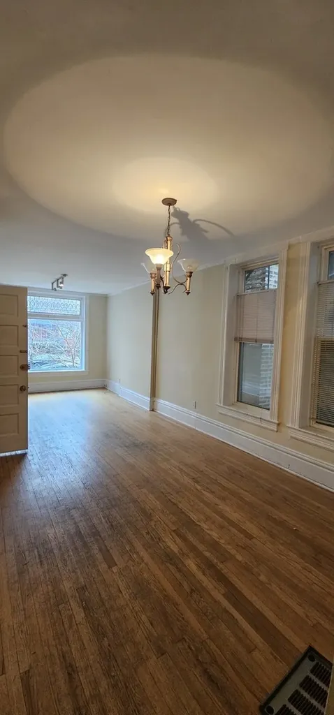3639 North Greenview Avenue Chicago IL 60613