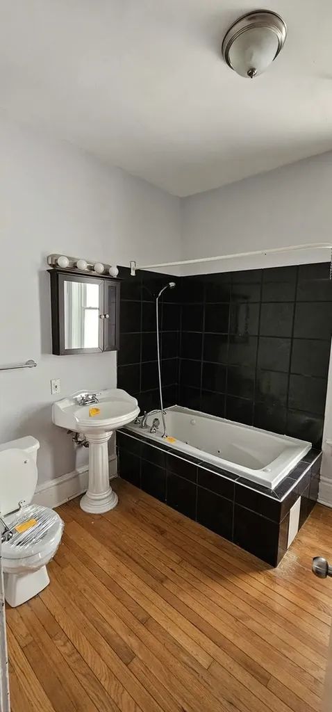 3639 North Greenview Avenue Chicago IL 60613