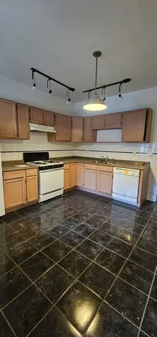 3639 North Greenview Avenue Chicago IL 60613