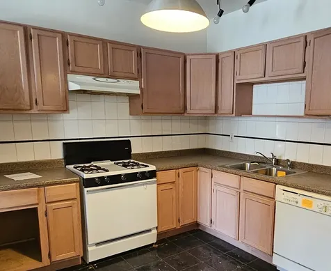 3639 North Greenview Avenue Chicago IL 60613
