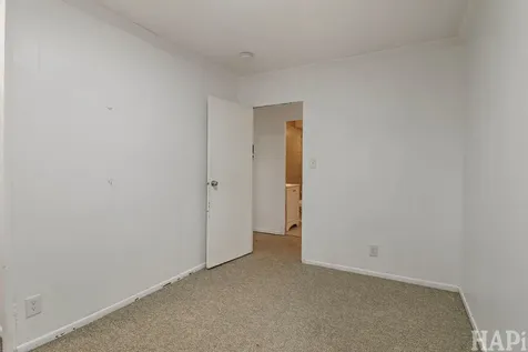 916 Chestnut Street Waukegan IL 60085