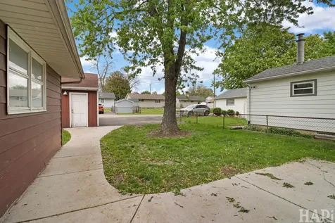 916 Chestnut Street Waukegan IL 60085