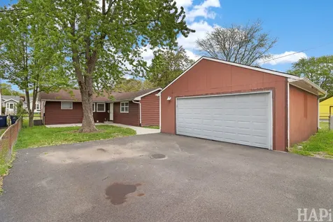 916 Chestnut Street Waukegan IL 60085