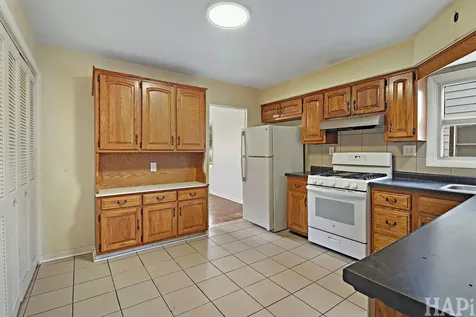 916 Chestnut Street Waukegan IL 60085