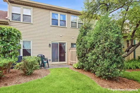 949 Ridgefield Lane Wheeling IL 60090