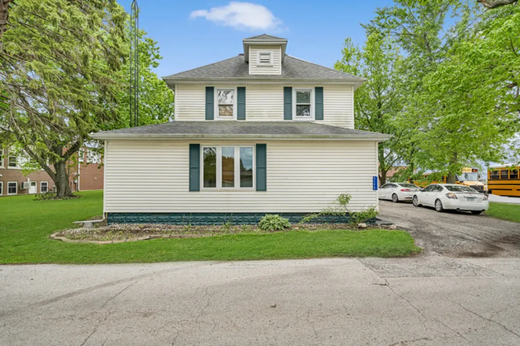 5172 East Center Street Bourbonnais IL 60914