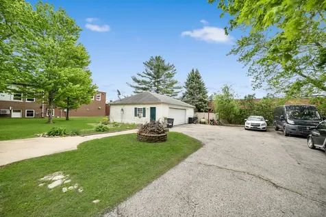 5172 East Center Street Bourbonnais IL 60914