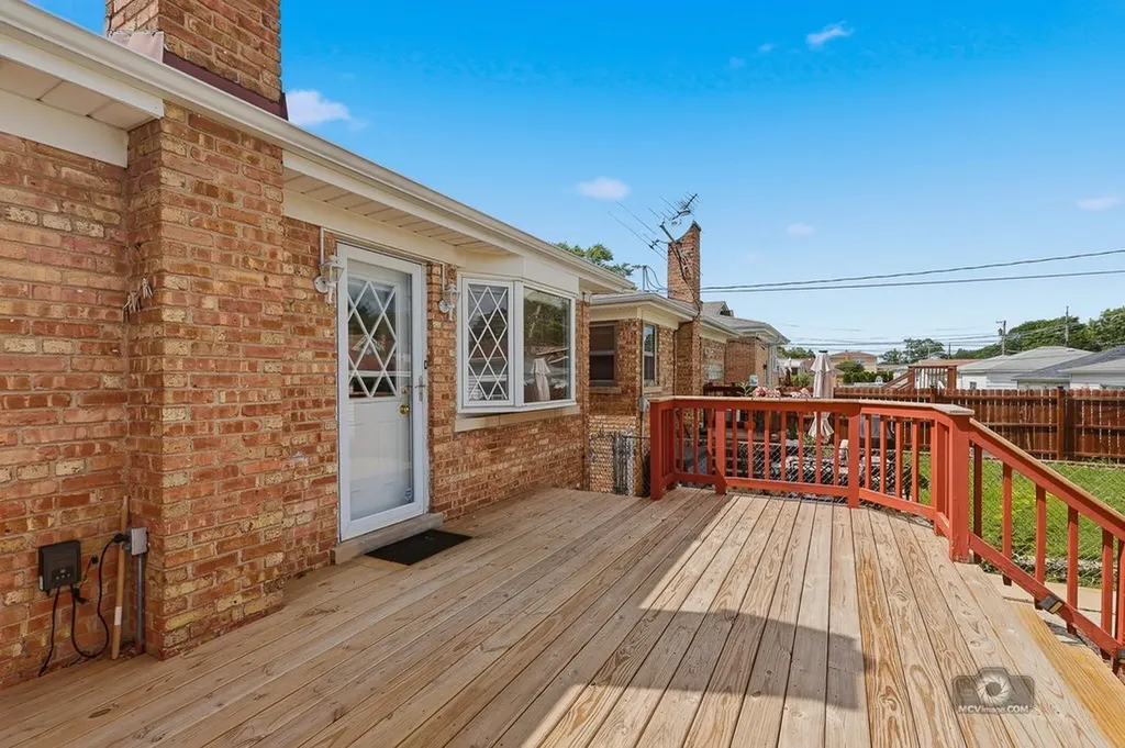 3221 North Pioneer Avenue Chicago IL 60634