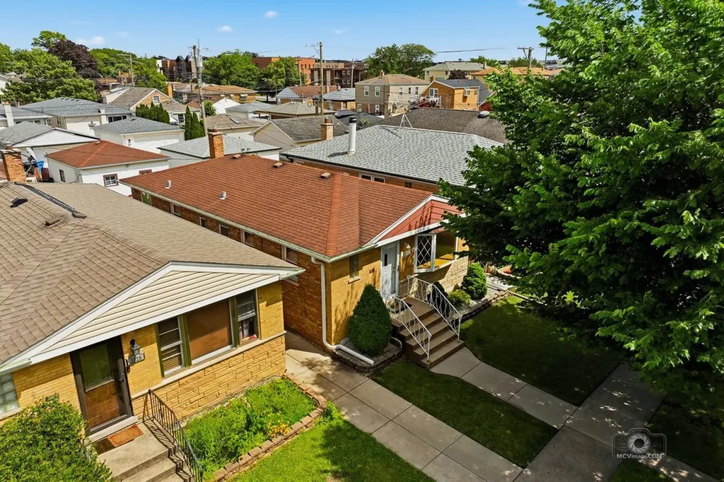 3221 North Pioneer Avenue Chicago IL 60634