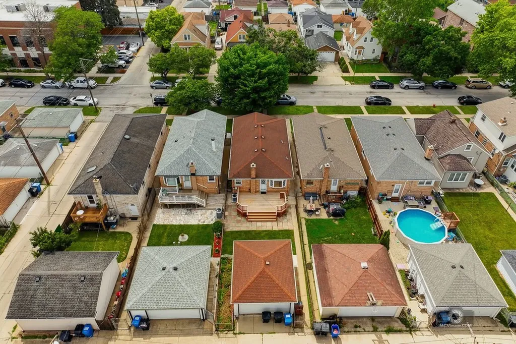 3221 North Pioneer Avenue Chicago IL 60634