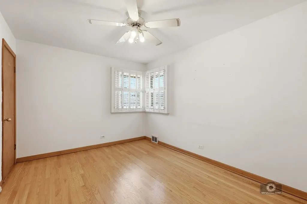 3221 North Pioneer Avenue Chicago IL 60634