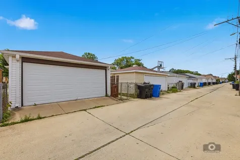 3221 North Pioneer Avenue Chicago IL 60634