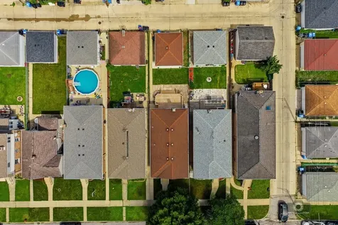 3221 North Pioneer Avenue Chicago IL 60634