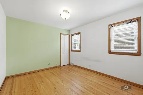 3221 North Pioneer Avenue Chicago IL 60634