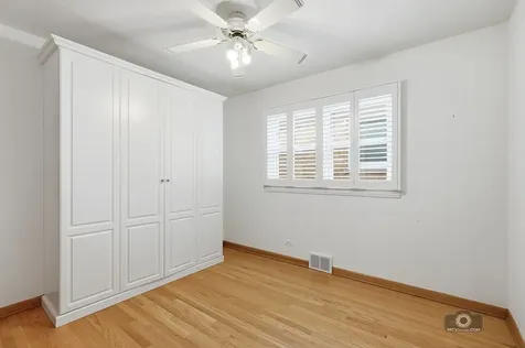 3221 North Pioneer Avenue Chicago IL 60634